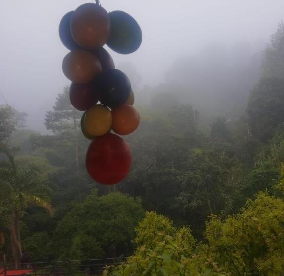 标准三人间, Alojamiento El Regalo