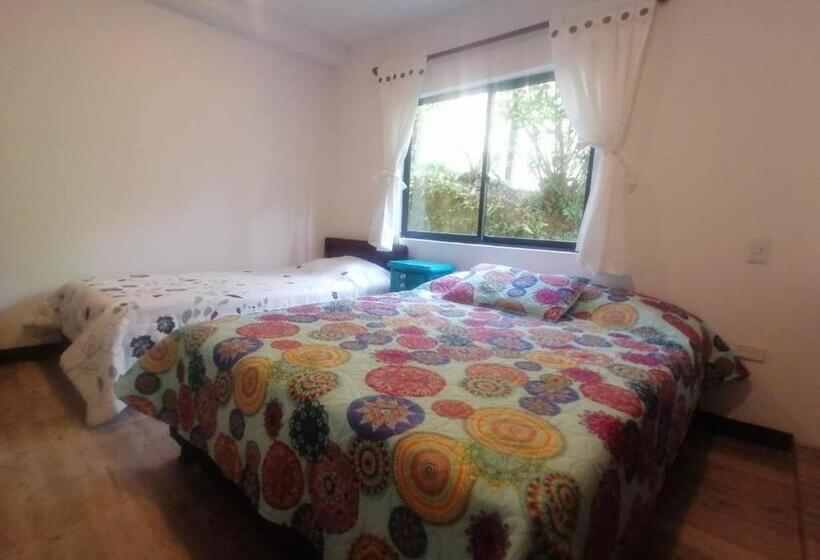 标准三人间, Alojamiento El Regalo