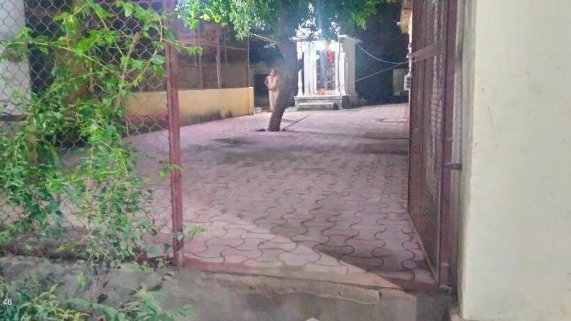 Family Room, Shri Swami Sheetal Das Akhada B1 88 Assi , Near Pushkar Talab,varanasi, Ashram Dharmshala