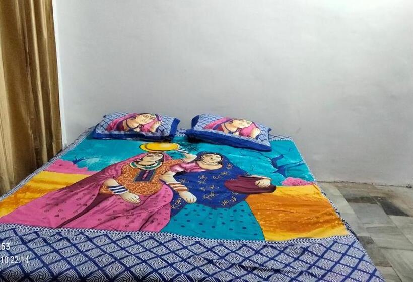Standard Room, Shri Swami Sheetal Das Akhada B1 88 Assi , Near Pushkar Talab,varanasi, Ashram Dharmshala