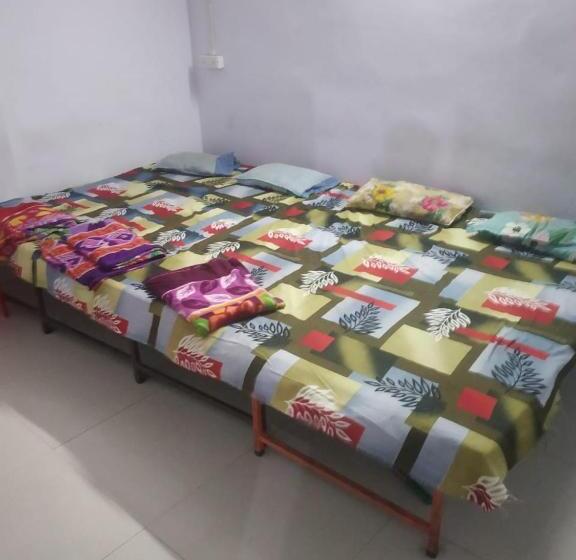 Triple Classic Room, Shri Swami Sheetal Das Akhada B1 88 Assi , Near Pushkar Talab,varanasi, Ashram Dharmshala