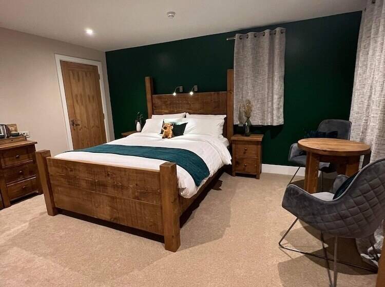 اتاق استاندارد, Bulls Head  Holymoorside