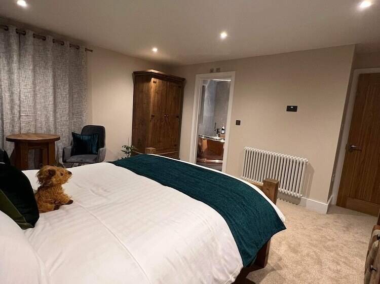 اتاق استاندارد, Bulls Head  Holymoorside