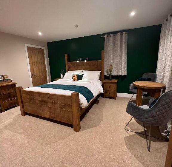 اتاق استاندارد با تخت بزرگ, Bulls Head  Holymoorside