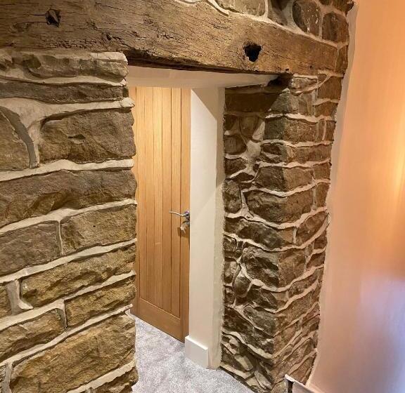 اتاق استاندارد با تخت بزرگ, Bulls Head  Holymoorside