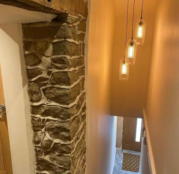 اتاق لوکس با تخت بزرگ, Bulls Head  Holymoorside