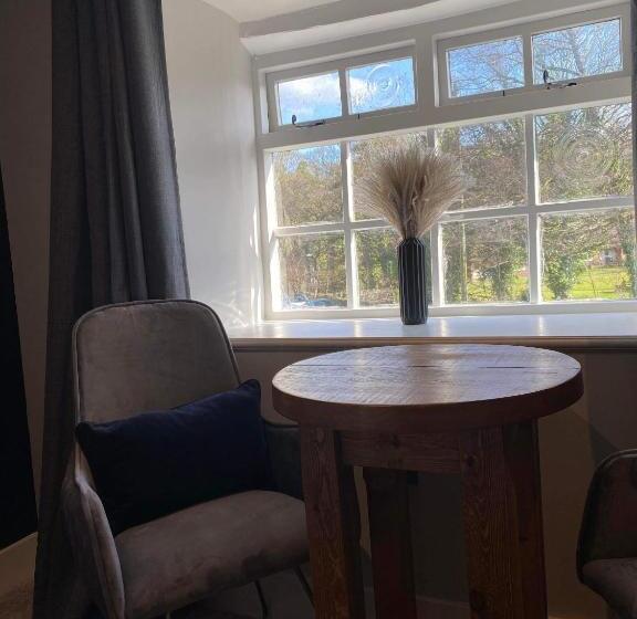 اتاق لوکس با تخت بزرگ, Bulls Head  Holymoorside