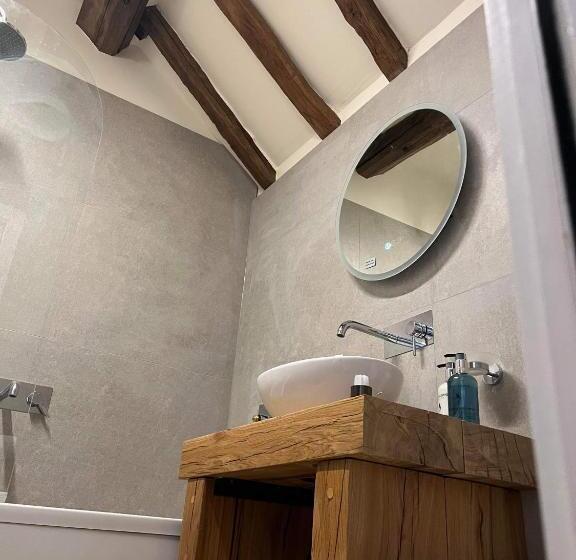 اتاق استاندارد, Bulls Head  Holymoorside