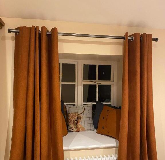 اتاق استاندارد, Bulls Head  Holymoorside