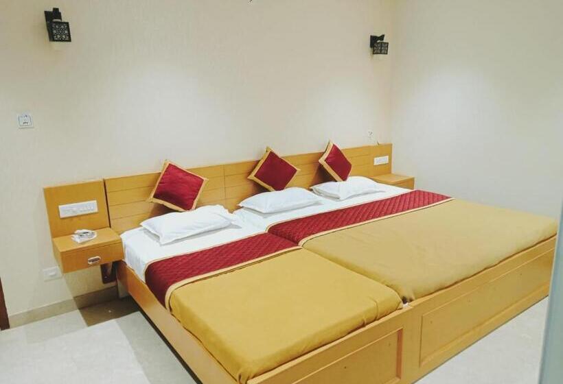 Номер Стандарт Трехместный, Masa Mahal And Lodge