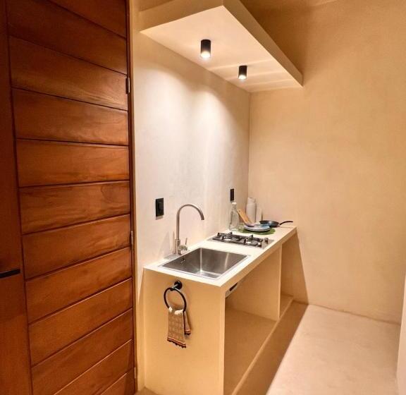 سوئیت با تخت بزرگ, Tikul Hotel Boutique