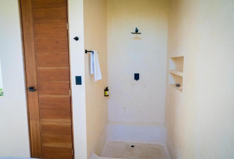 سوییت, Tikul Hotel Boutique