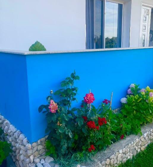 חדר דלוקס, Kred