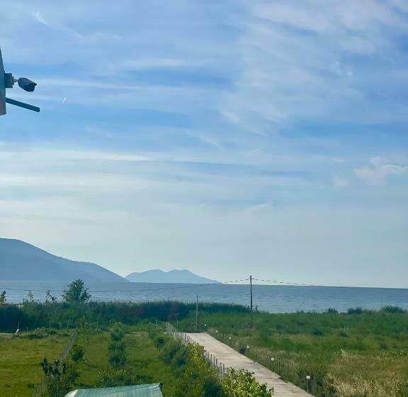 חדר דלוקס, Kred