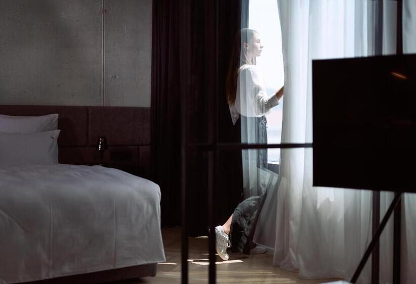 استودیو استاندارد با چشمانداز, Neu Residences Smart Stay