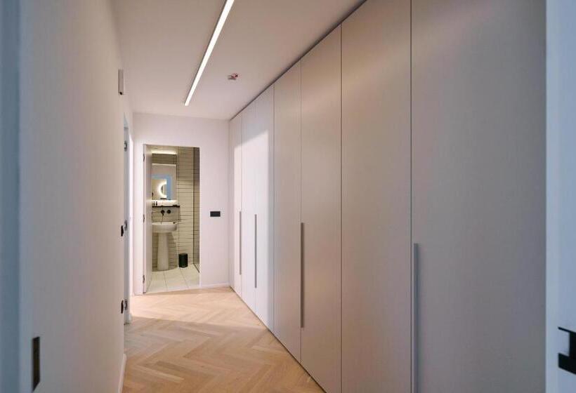 2 Bedroom Apartment with Views, Neu Residences Smart Stay