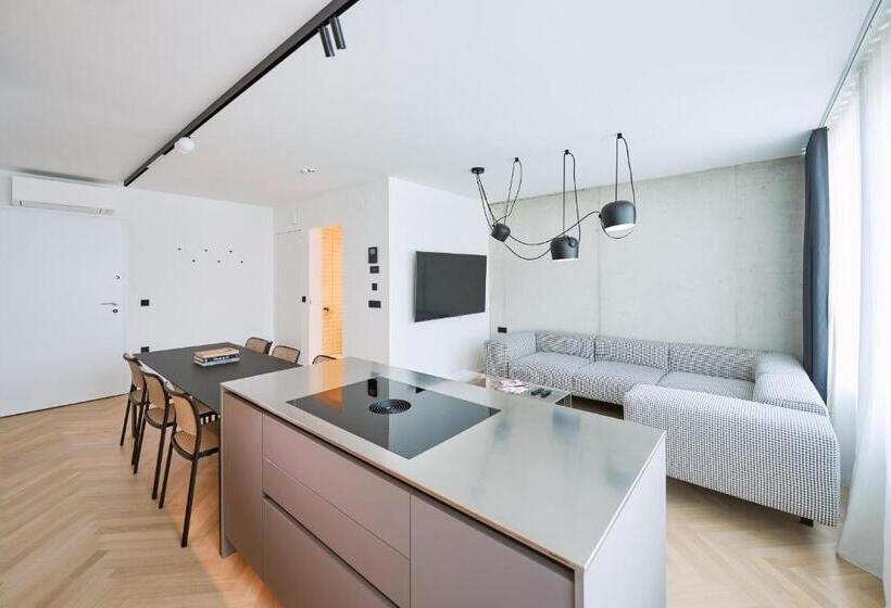 2 Bedroom Apartment with Views, Neu Residences Smart Stay