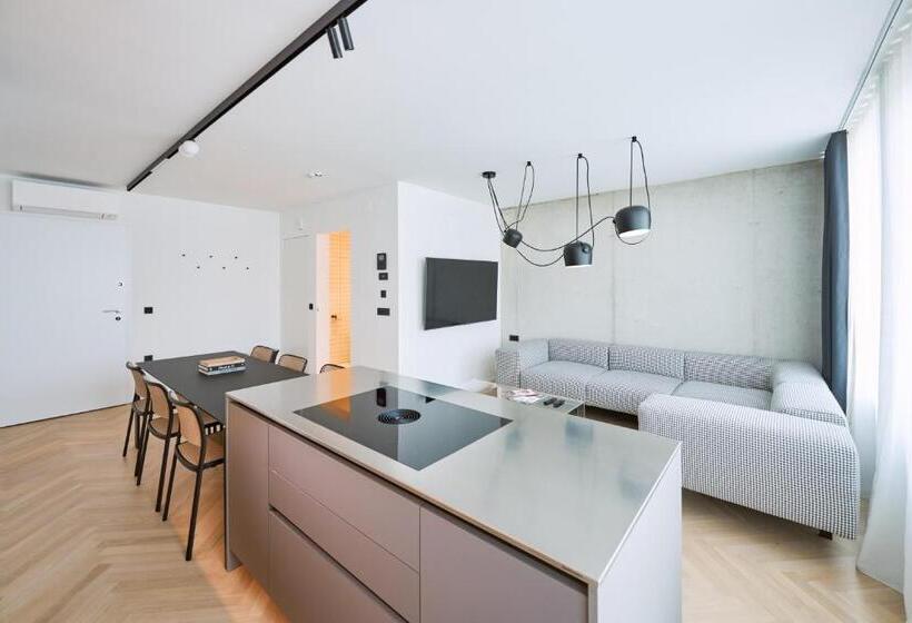 2 Bedroom Apartment with Views, Neu Residences Smart Stay