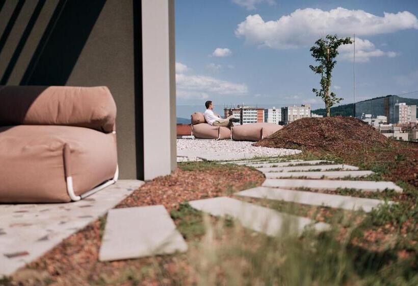 1 Bedroom Penthouse Apartment, Neu Residences Smart Stay