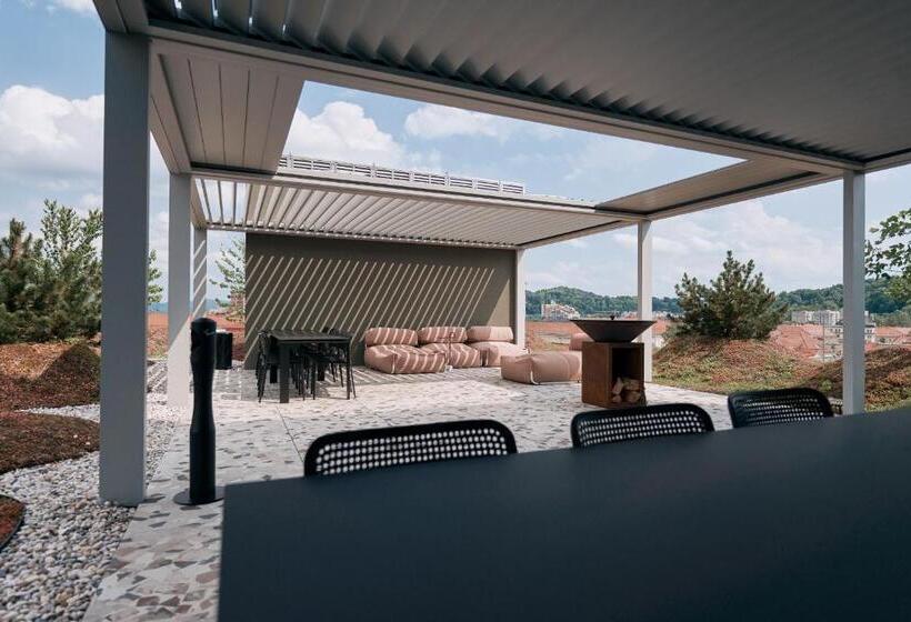1 Bedroom Penthouse Apartment, Neu Residences Smart Stay