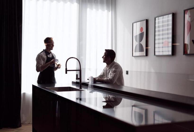 1 Bedroom Penthouse Apartment, Neu Residences Smart Stay