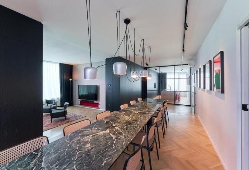 1 Bedroom Penthouse Apartment, Neu Residences Smart Stay