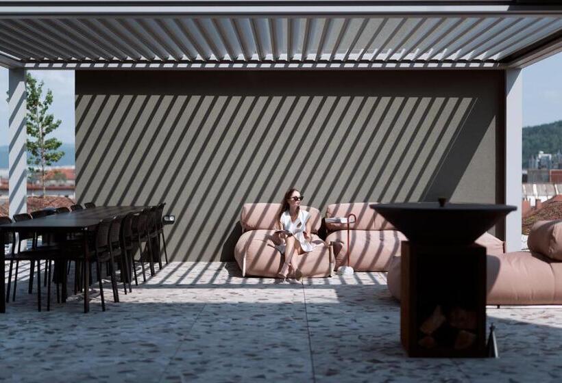 1 Bedroom Penthouse Apartment, Neu Residences Smart Stay