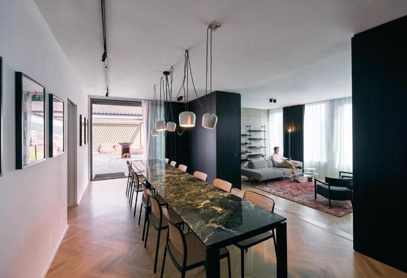 1 Bedroom Penthouse Apartment, Neu Residences Smart Stay