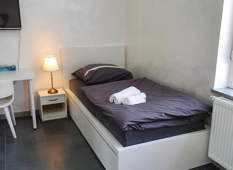 Номер Стандарт Трехместный, Pension Bad Soden / Apartment And Rooms