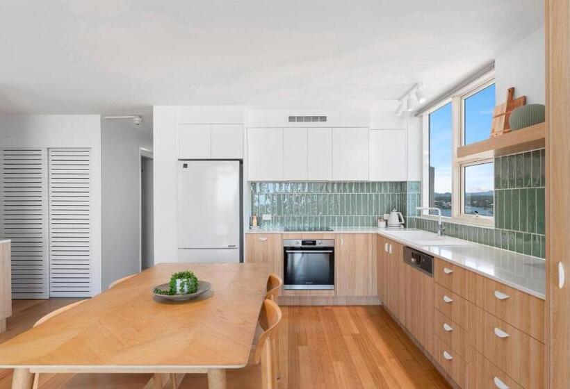 Апартаменты Ejecutiva 2 Спальни, 84 The Spit Holiday Apartments