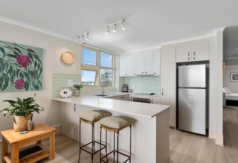 شقة سوبيريور من غرفتي نوم مطلة على البحر, 84 The Spit Holiday Apartments