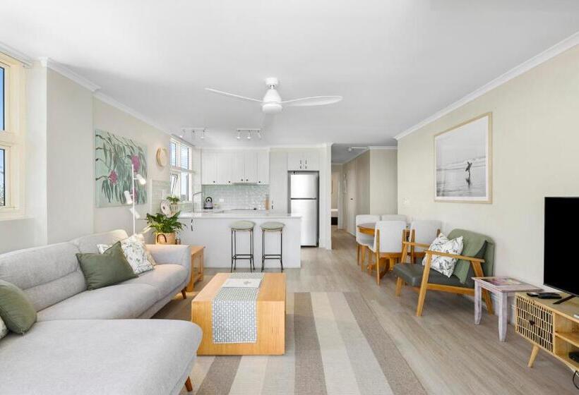 Superior 2-bedroom flat with sea view, 84 The Spit Holiday Apartments