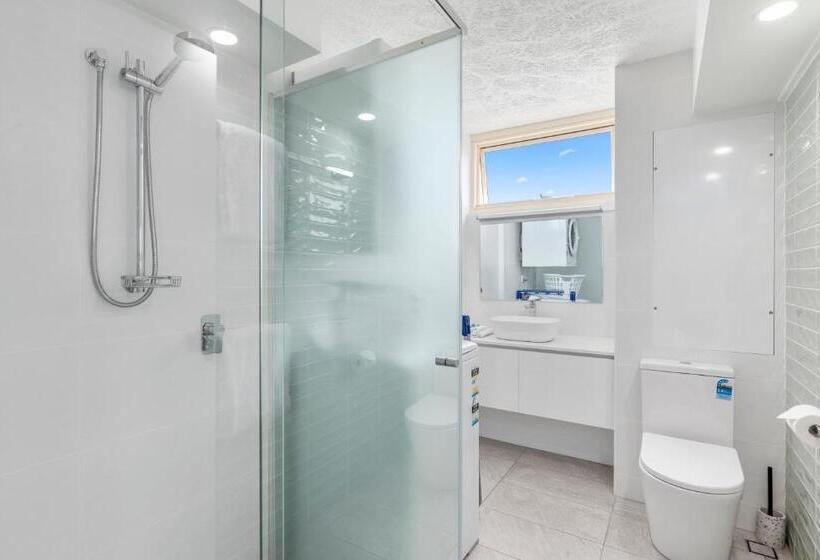 شقة سوبيريور من غرفتي نوم مطلة على البحر, 84 The Spit Holiday Apartments