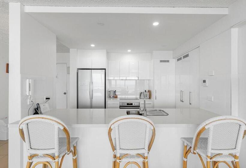 شقة سوبيريور من غرفتي نوم مع إطلالات, 84 The Spit Holiday Apartments