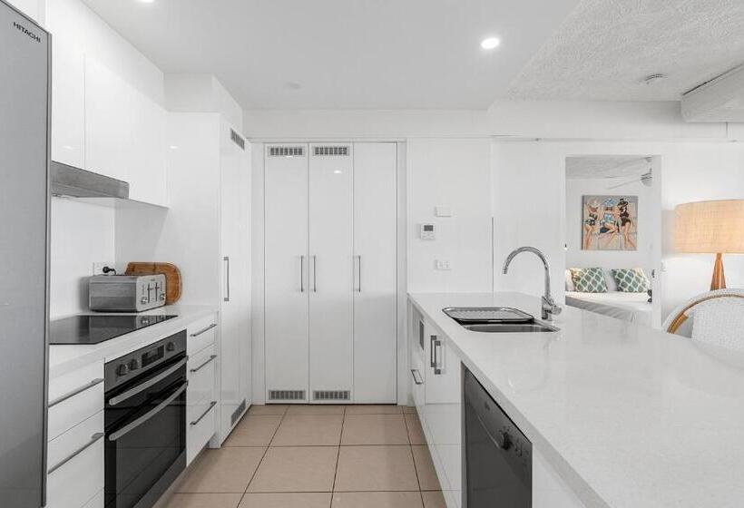 Superior 2-bedroom flat with a view, 84 The Spit Holiday Apartments