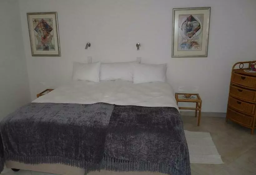 اتاق استاندارد, Meikes Guesthouse