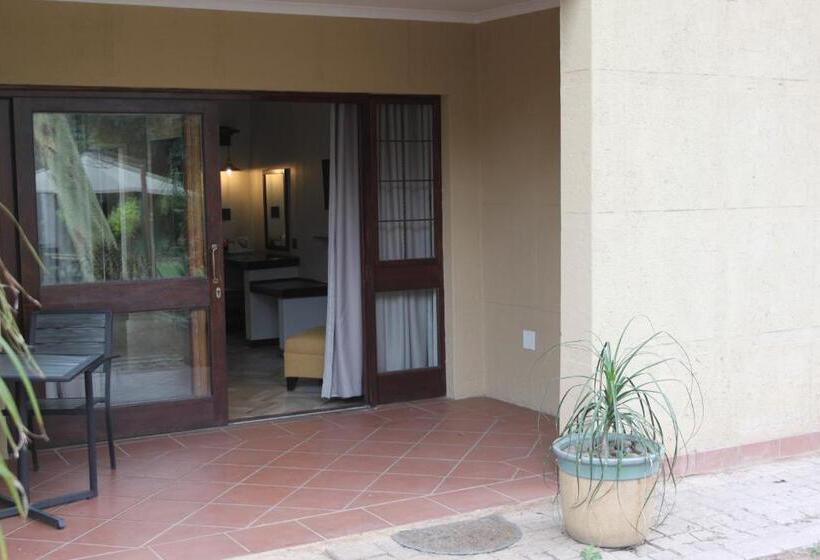 Номер Стандарт, Numbi & Garden Suites