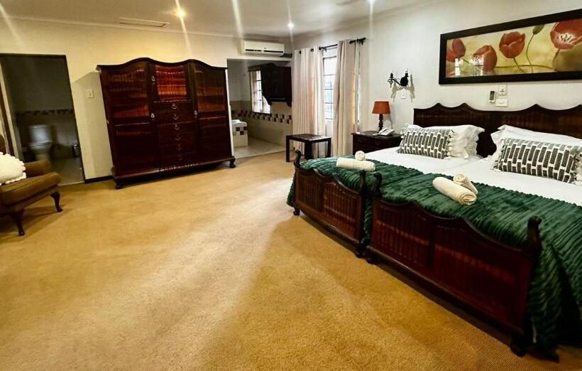 Дом 1 Спальня, Numbi & Garden Suites