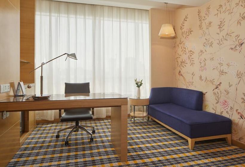 デラックスルーム, Grandskylight