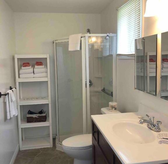 דירת חדר, Lakelawn B&b Motel