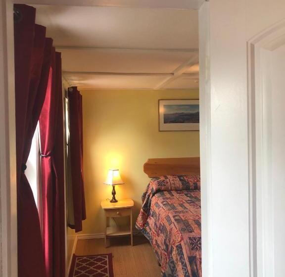 חדר משפתחתי סופריור, Lakelawn B&b Motel