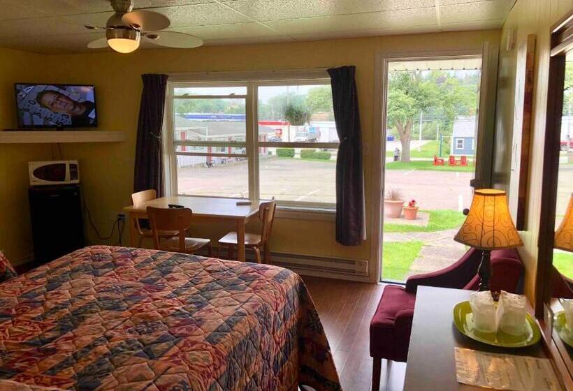 חדר סטנדרט שתי מיטות זוגיות, Lakelawn B&b Motel