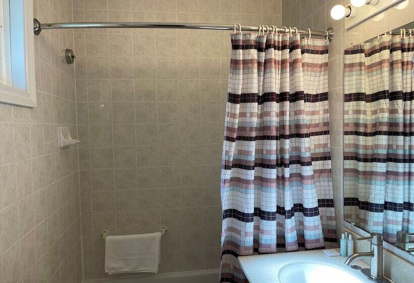 Номер Стандарт 2 Двуспальные Кровати, Thriftlodge By Wyndham Moncton