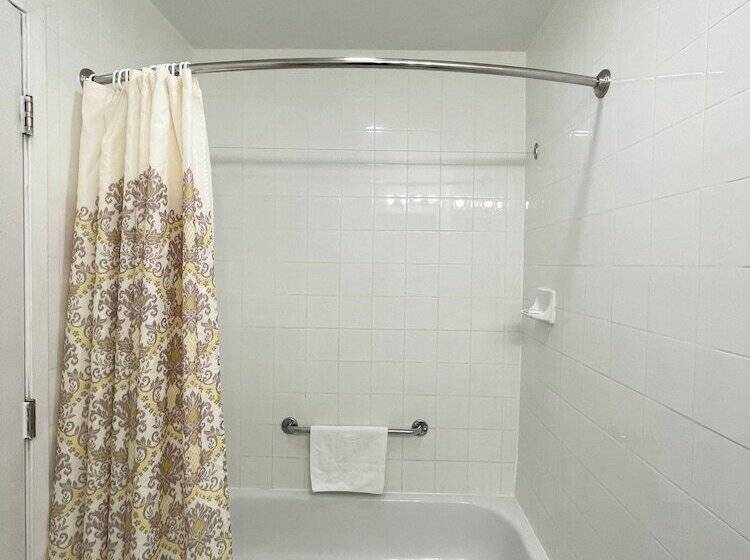 اتاق استاندارد با 2 تخت دوبل, Thriftlodge By Wyndham Moncton