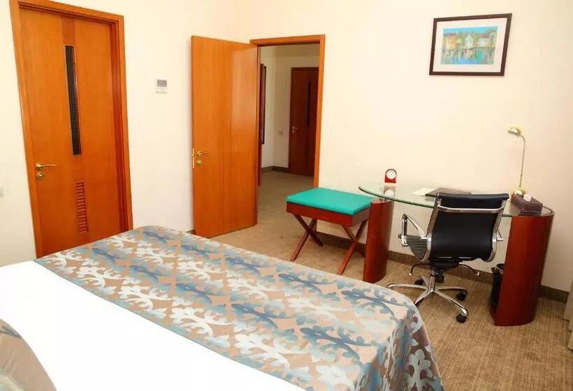سوییت سوپریور, Park Hotel Bishkek