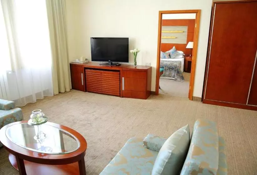 سوییت سوپریور, Park Hotel Bishkek