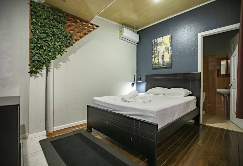 带双人床的基本房间, Coati Arenal Lodge