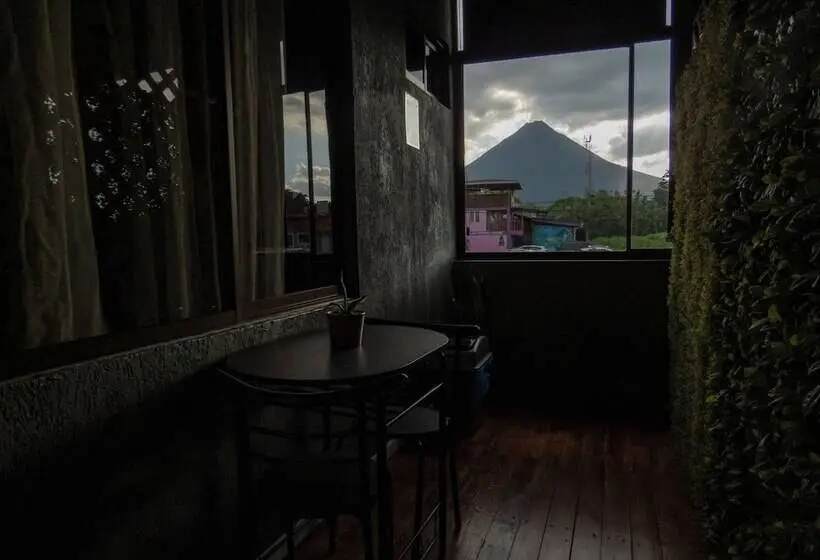 Basic-huone Parivuode, Coati Arenal Lodge