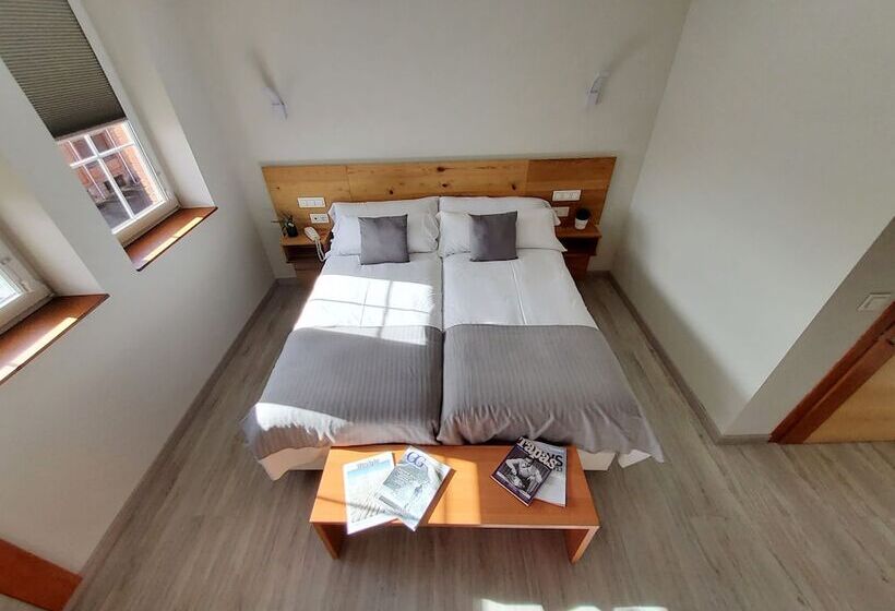 Номер Стандарт, Marques De Aguilar