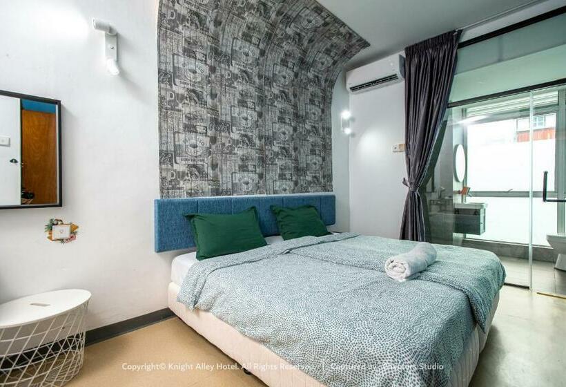 חדר סטנדרט, Knight Alley